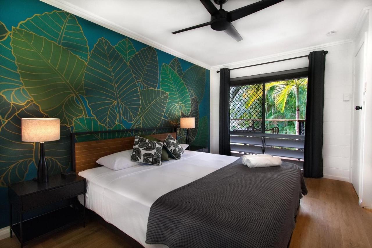 The Palms At Palm Cove Aparthotel Exterior foto