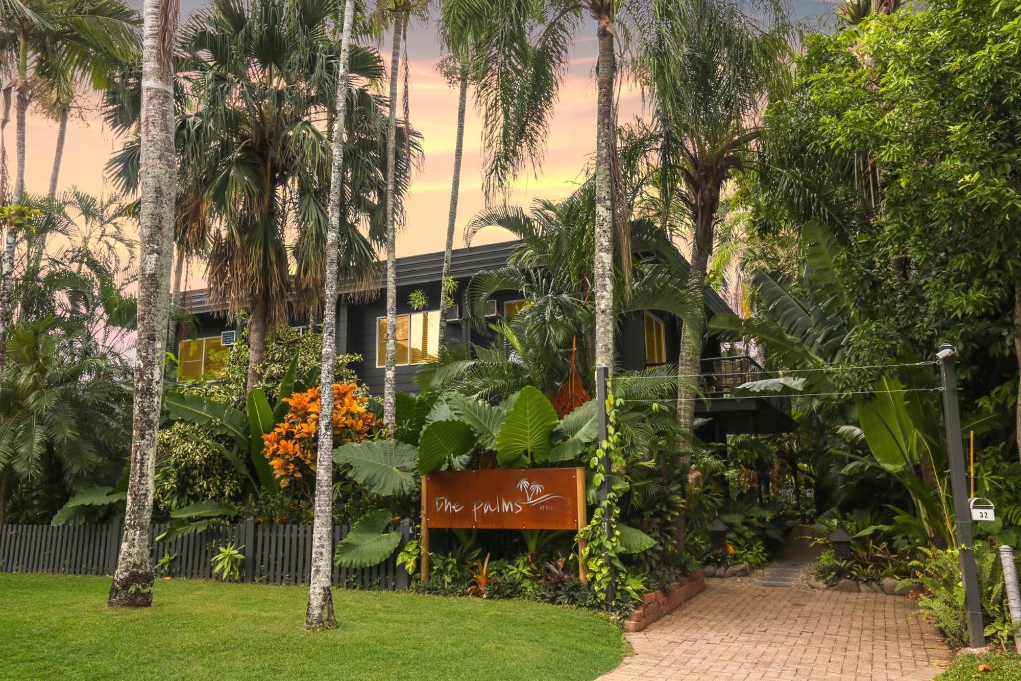 The Palms At Palm Cove Aparthotel Exterior foto